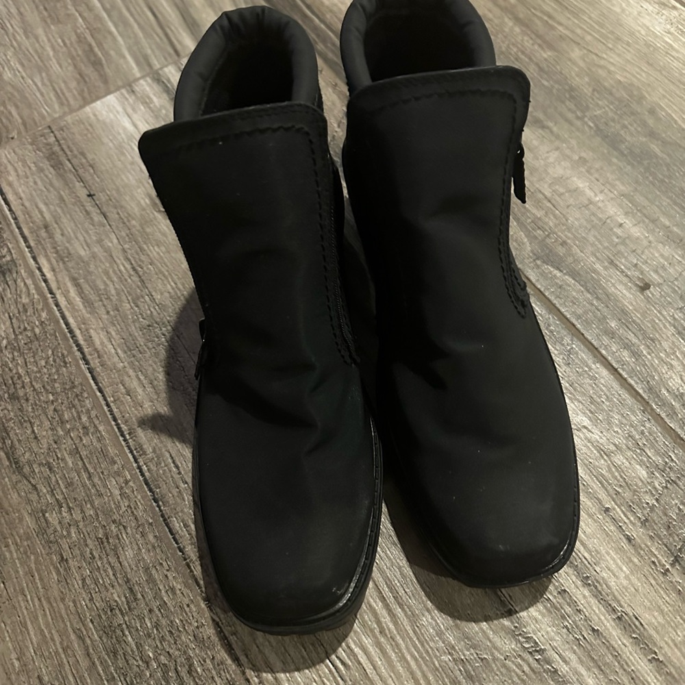 Totes Women's Boots